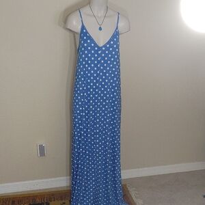Chic Blue Polka Dot Maxi Dress Né